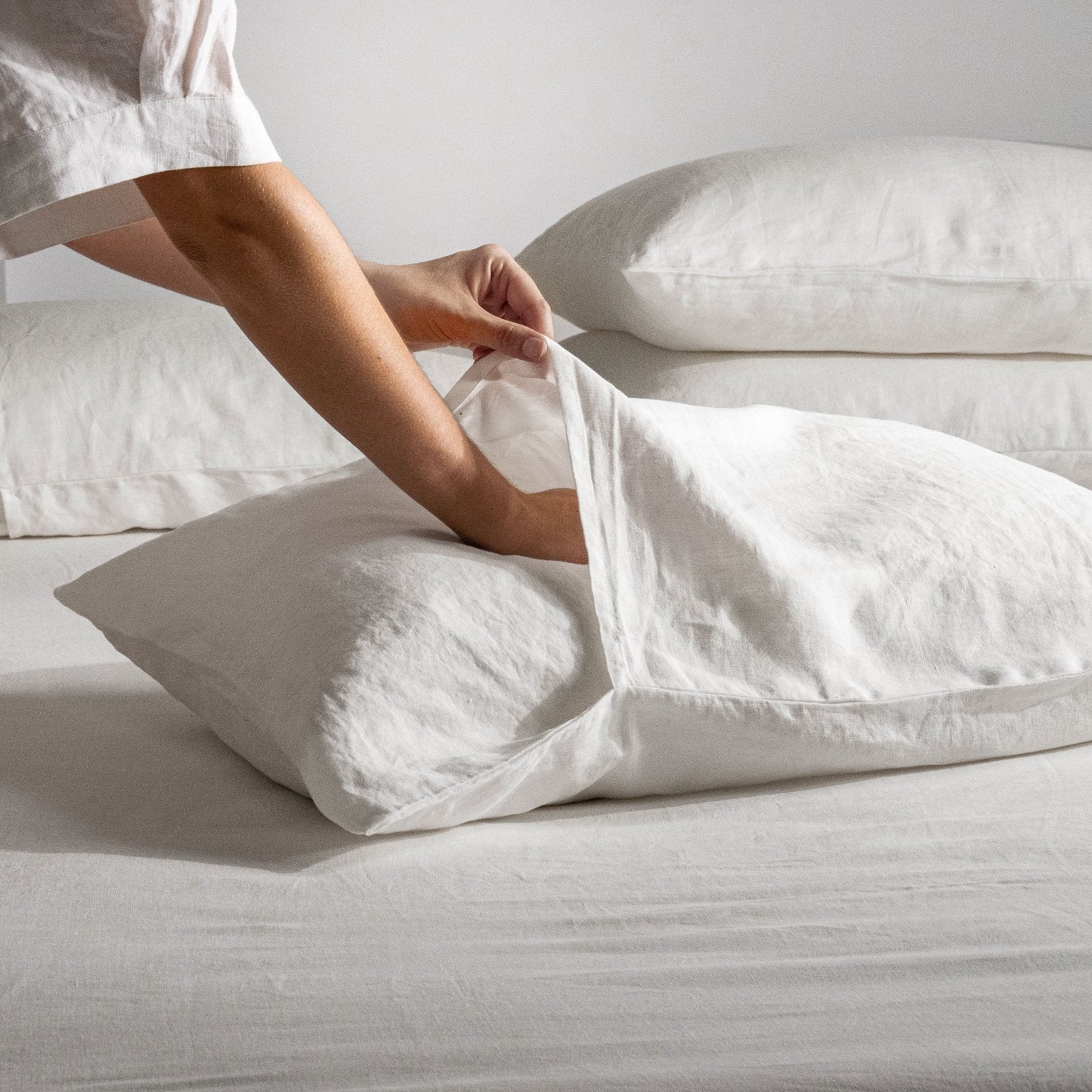 French Flax Linen Double Sided Quilt Cover Set in White/Natural - Image 11