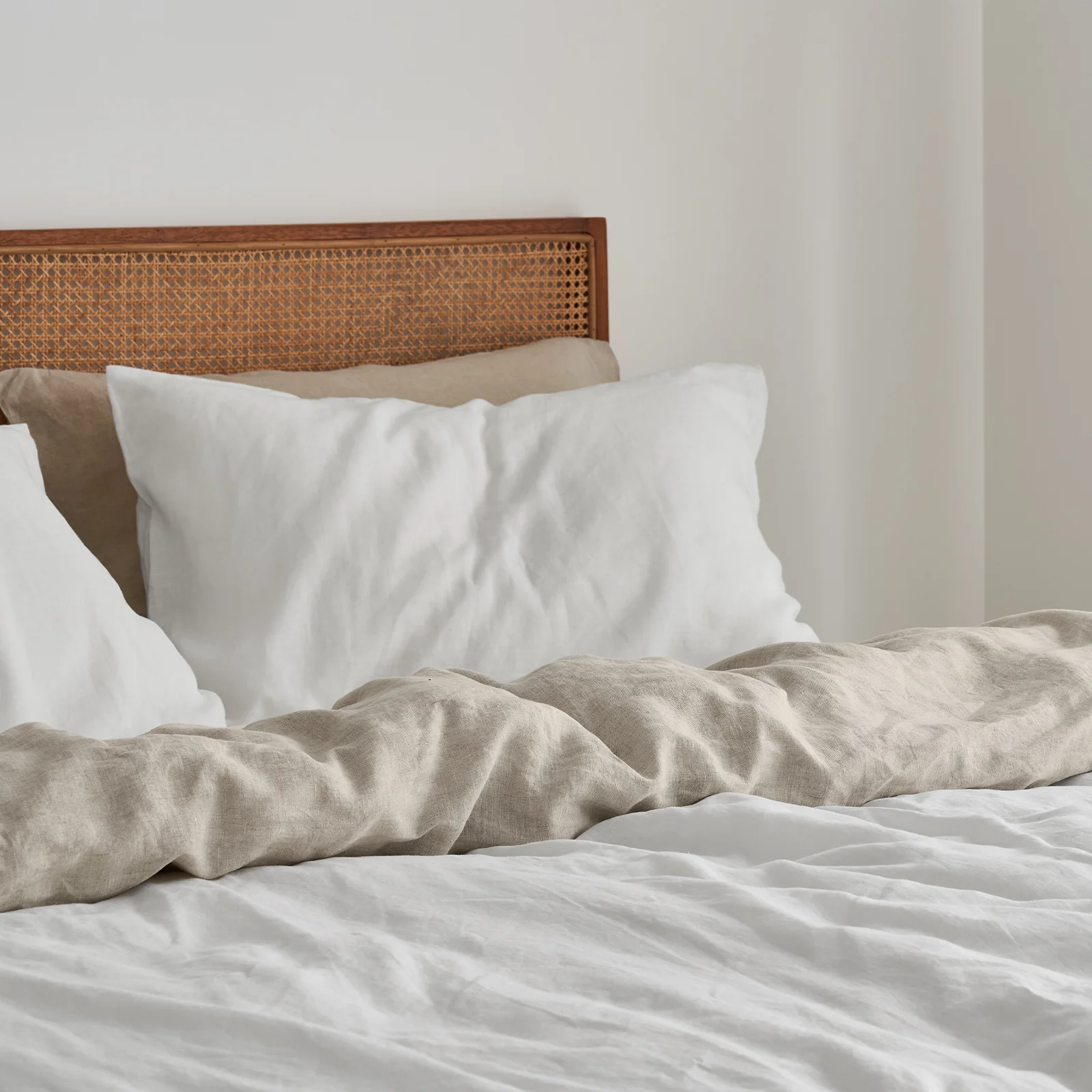 French Flax Linen Double Sided Quilt Cover Set in White/Natural - Image 7