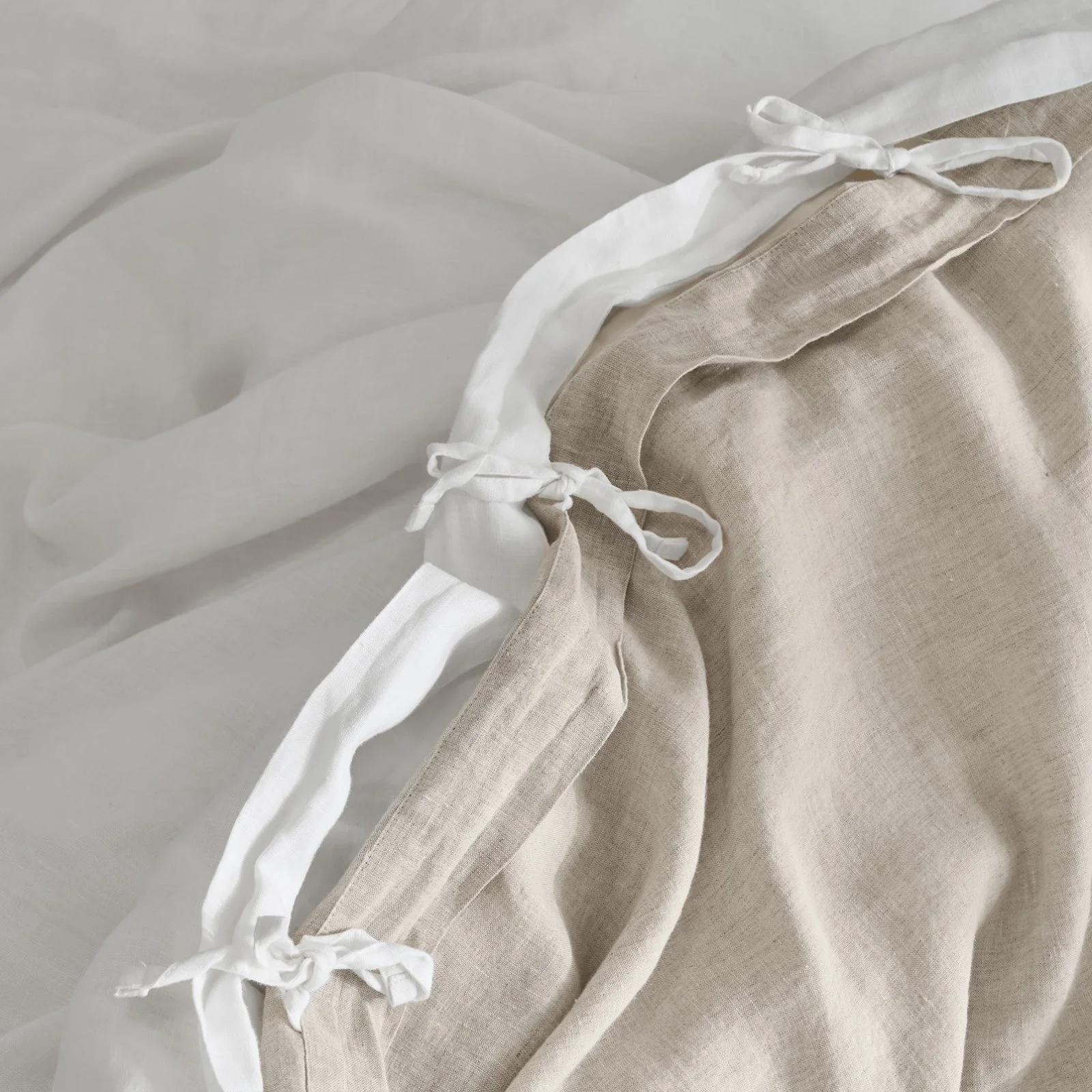 French Flax Linen Double Sided Quilt Cover Set in White/Natural - Image 9
