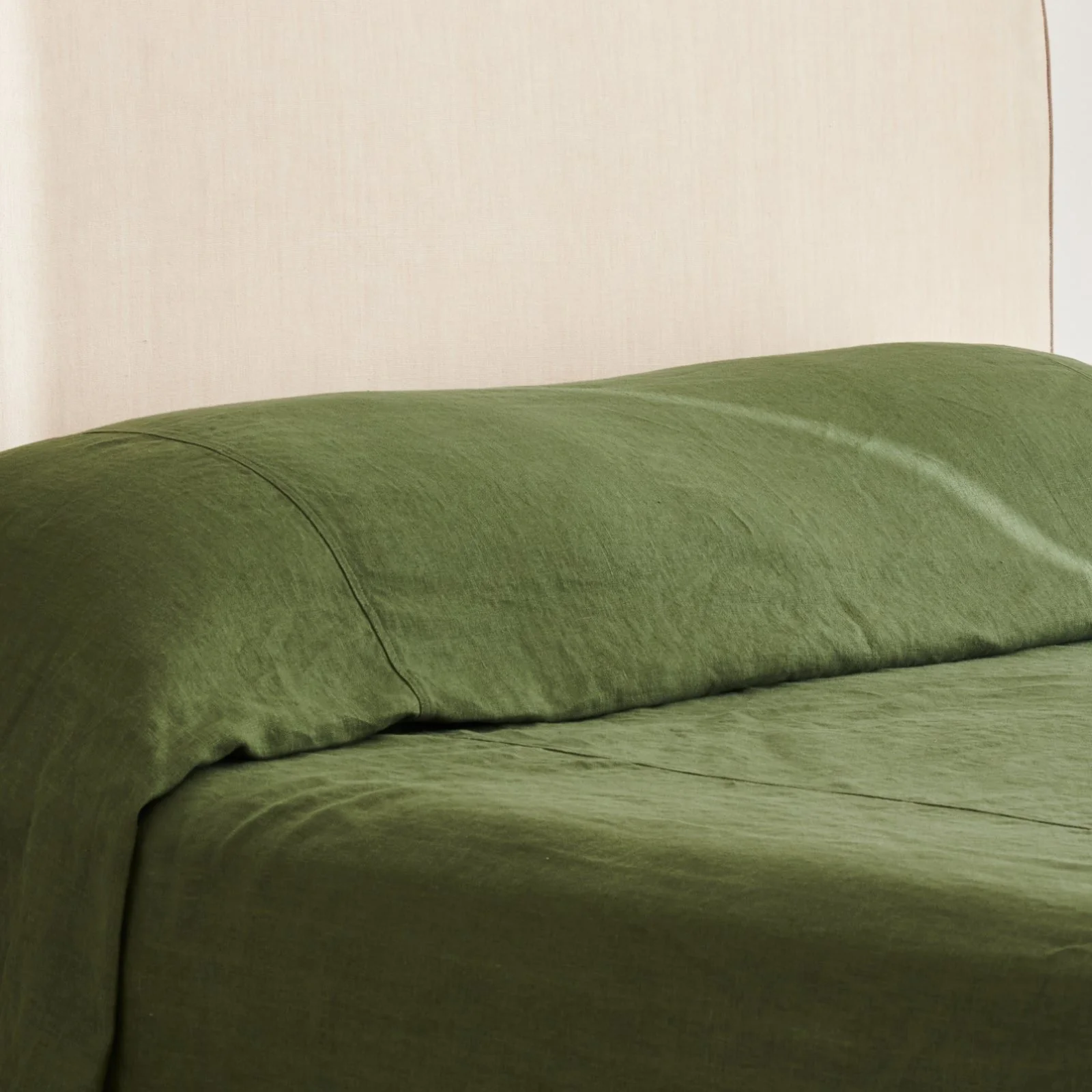 French Flax Linen Heavy Bed Cover in Forest - Image 3