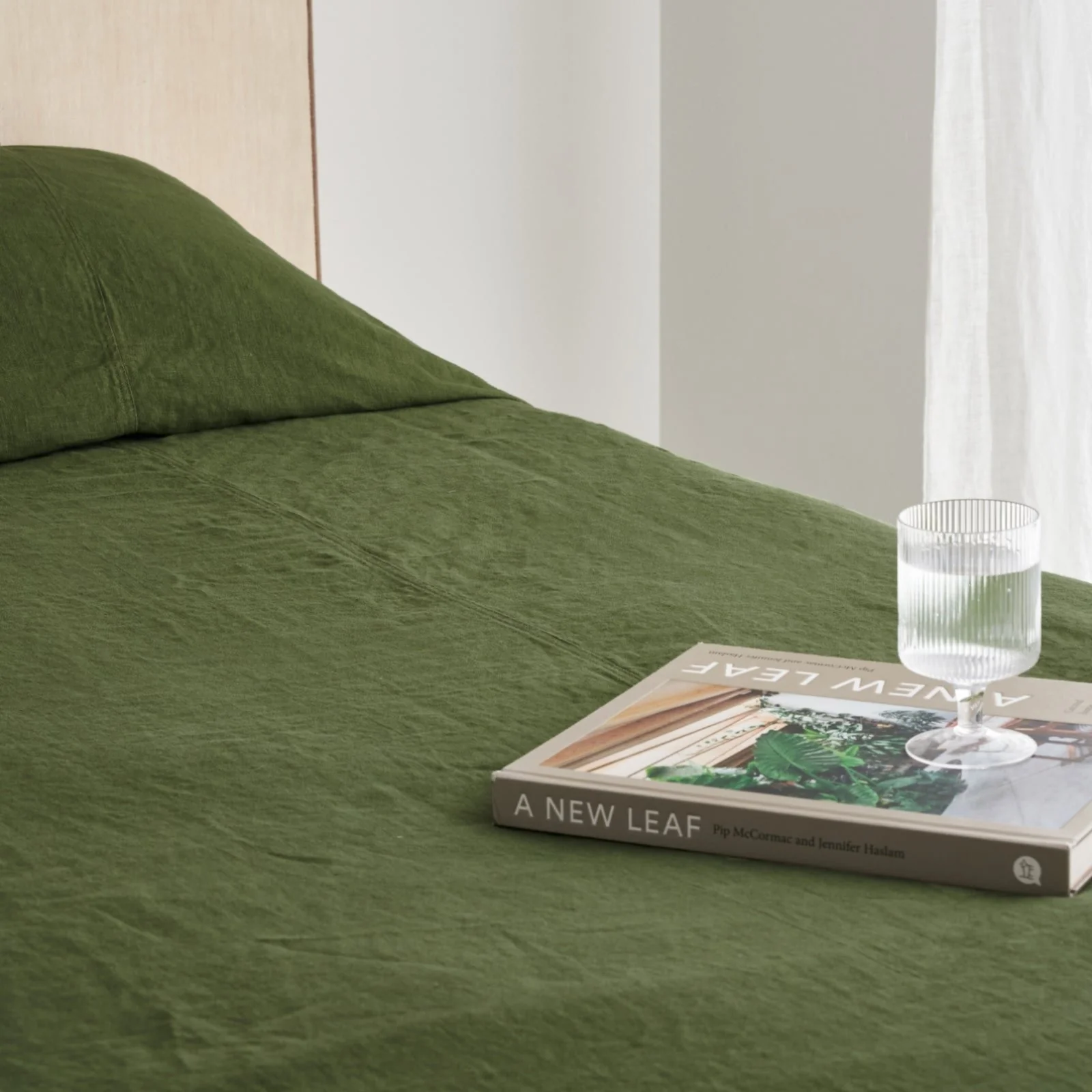 French Flax Linen Heavy Bed Cover in Forest - Image 4