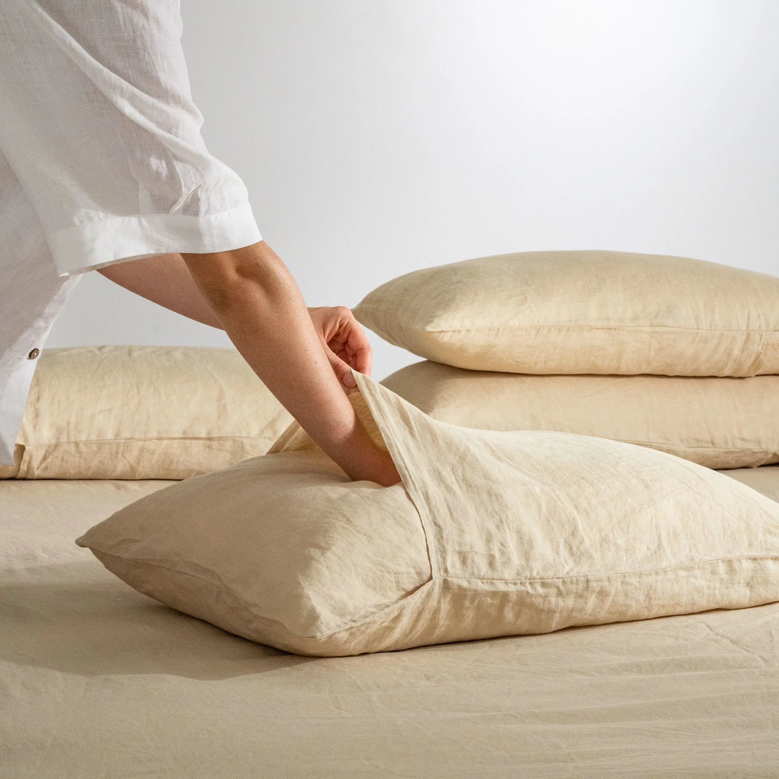 French Flax Linen Pillowcase Set in Creme - Image 4