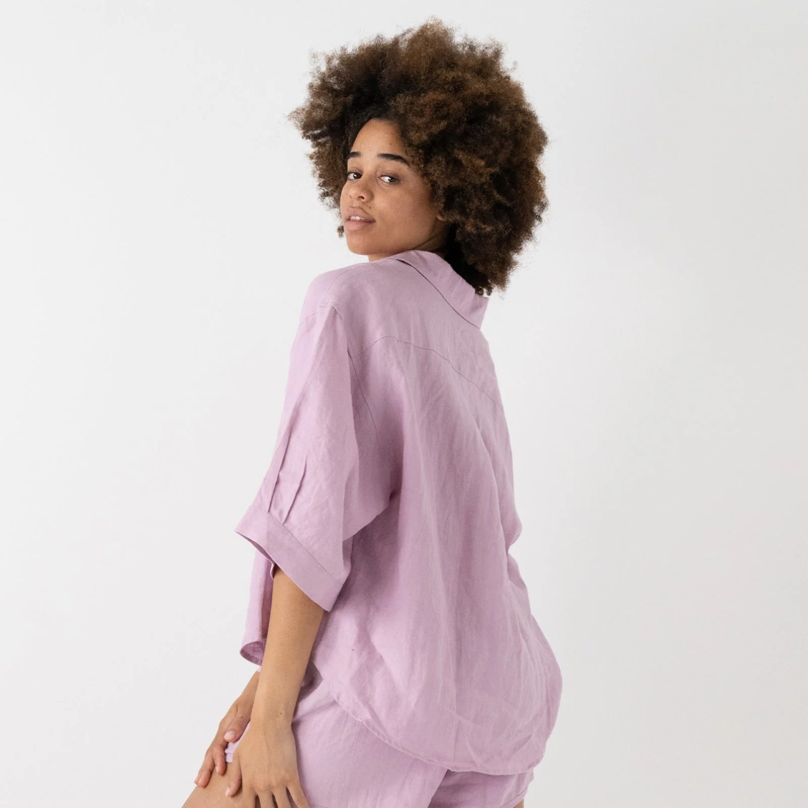 French Flax Linen Ruby Shirt in Lilac - Image 2